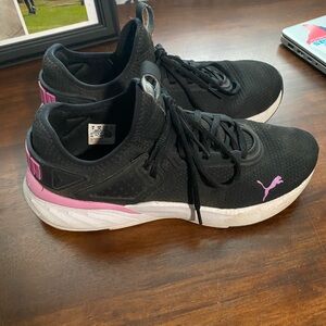 Puma Women's  Tennis Shoes